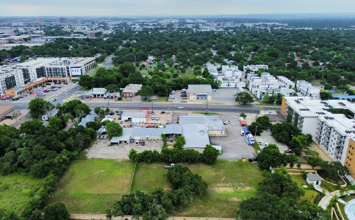 Pictures of Retail property located at 4712 S Congress Ave, Austin, TX 78745 for sales - image #1