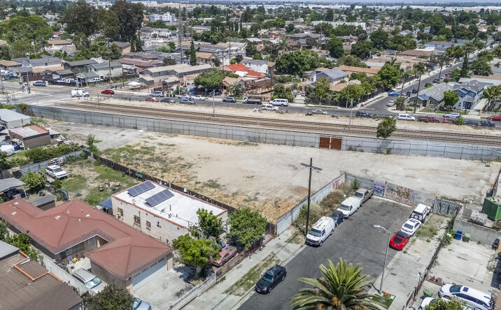 Pictures of Retail, Land property located at 1699 E 109th St, Los Angeles, CA 90059 for sales - image #1