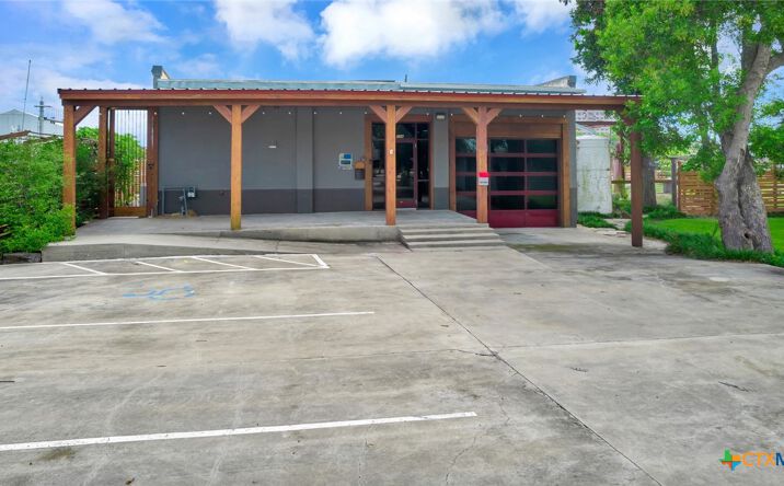 Pictures of Land property located at 104 E Rio Grande Street, Victoria, TX 77901 for sales - image #1