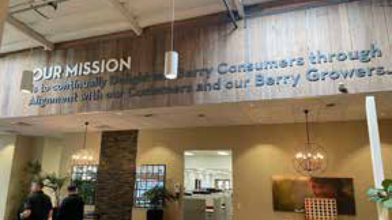 325 Westridge Dr, Watsonville, CA 95076 | Crexi.com