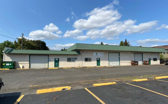 Pictures of Industrial property located at 4329 NE Killingsworth St, Portland, OR 97218 for sales - image #1