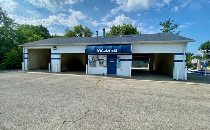 Pictures of Special Purpose property located at 415 E Jackson St, Parker City, IN 47368 for sales - image #1