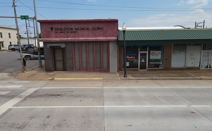 Pictures of Office property located at 628 4th St, Healdton, OK 73438 for sales - image #1