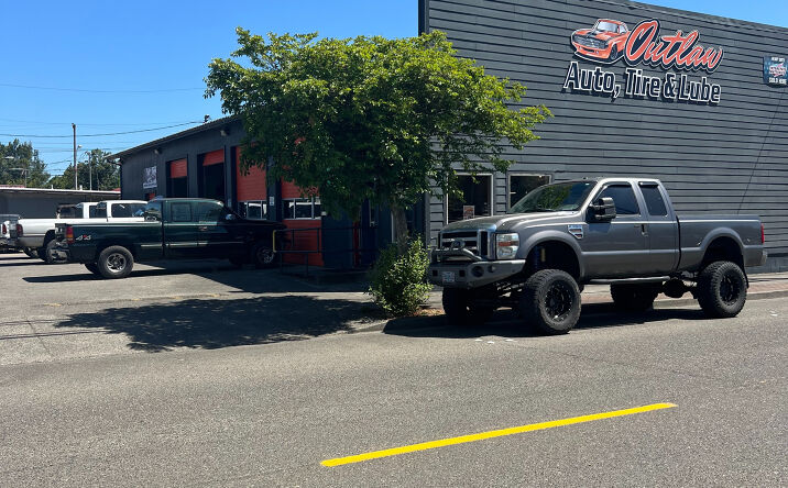 Pictures of Retail property located at 711 Spruce St, Myrtle Point, OR 97458 for sales - image #1