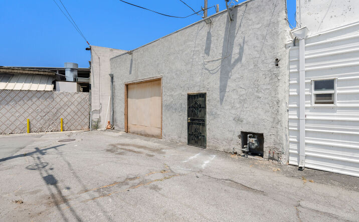 Pictures of Industrial property located at 1401 Border Ave, Torrance, CA 90501 for comps - image #1