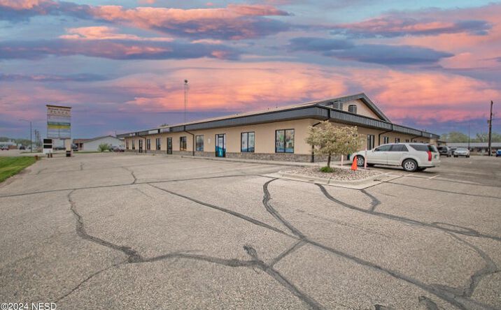 Pictures of Retail, Mixed Use property located at 889-925 10thAve SE, Watertown, SD 57201 for sales - image #1