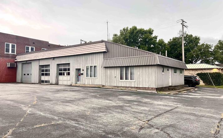 Pictures of Industrial, Retail property located at 201 S PARK Avenue, Herrin, IL 62948 for sales - image #1