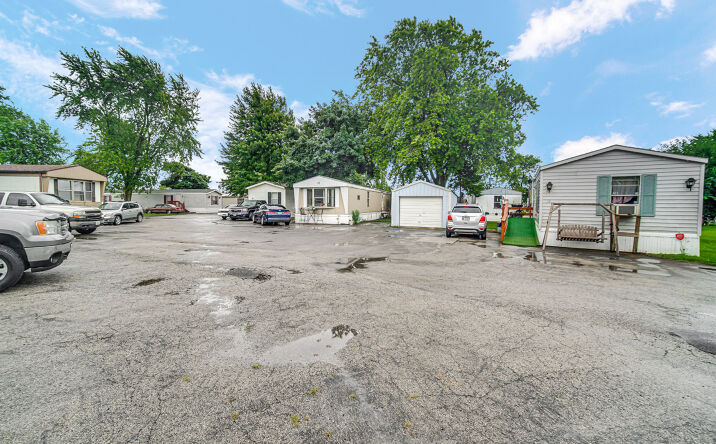 Pictures of Mobile Home Park property located at 10557 N State Rte 50, Manteno, IL 60950 for sales - image #1