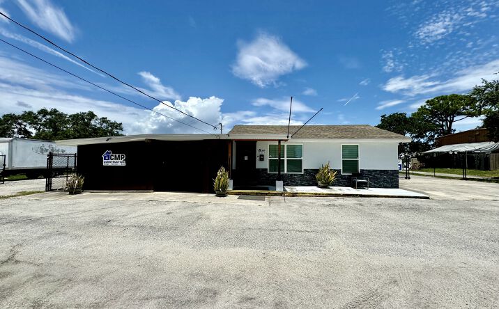 Pictures of Office property located at 836 Creel St, Melbourne, FL 32935 for sales - image #1