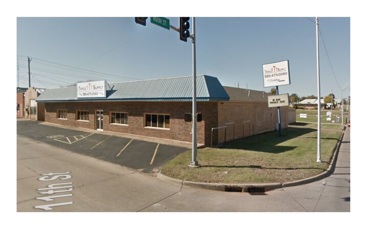 Pictures of Retail property located at 1 S 11th St, Duncan, OK 73533 for sales - image #1