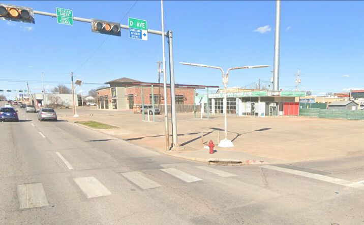 Pictures of Retail property located at 320 SW 11th St, Lawton, OK 73501 for sales - image #1