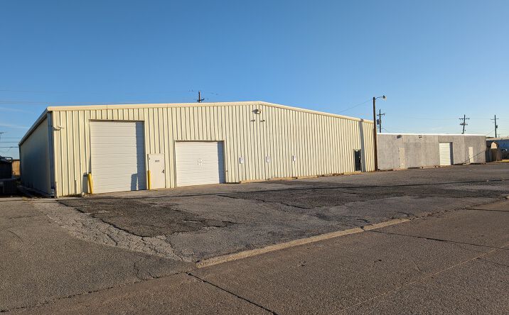 Pictures of Industrial property located at 2015-2021 SW Washington, Lawton, OK 73501 for sales - image #1