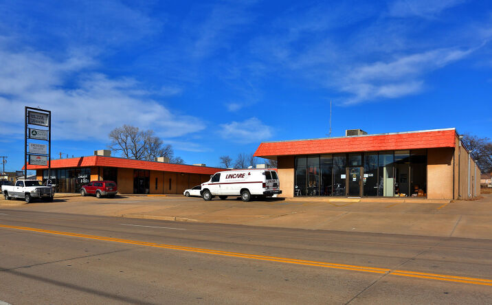 Pictures of Retail property located at 601-619 E Hartford Ave, Ponca City, OK 74601 for sales - image #1