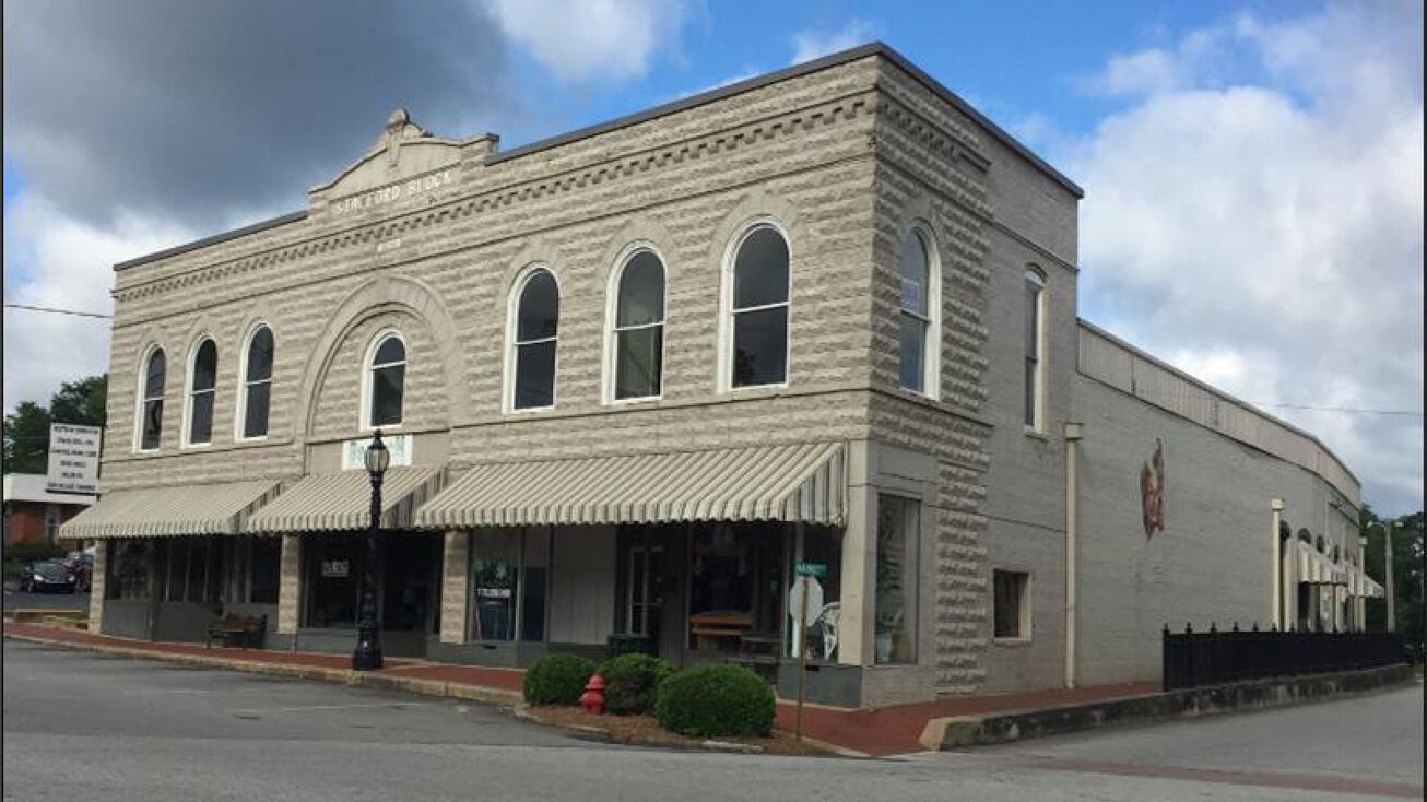 301 Thomaston Street, Barnesville, GA 30204 Office Property for Sale