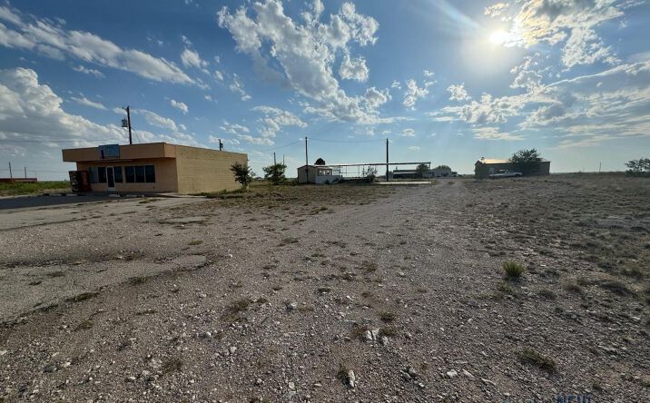 Pictures of Mixed Use property located at 6801 S Nm Highway 8, Hobbs, NM 88240 for sales - image #1