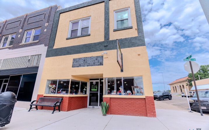Pictures of Mixed Use, Multifamily, Office property located at 322 N Main St, Clovis, NM 88101 for sales - image #1