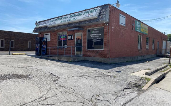 Pictures of Office property located at 943  North Boonville Avenue, Springfield, MO 65802 for sales - image #1