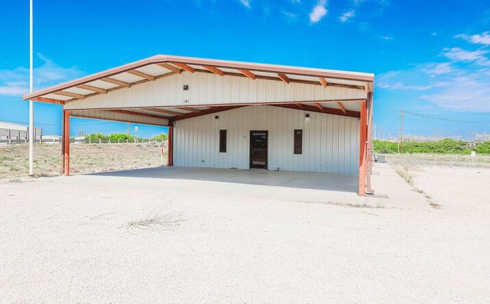 Pictures of Retail property located at 206 Corbell Rd, Big Spring, TX 79720 for sales - image #1