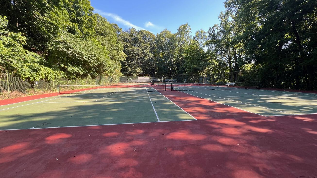 202 W Hartsdale Ave, Hartsdale, NY 10530