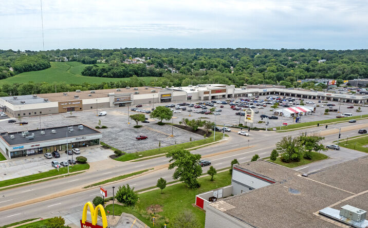Pictures of Retail property located at 5401-5649 N 90th Street, Omaha, NE 68134 for sales - image #1