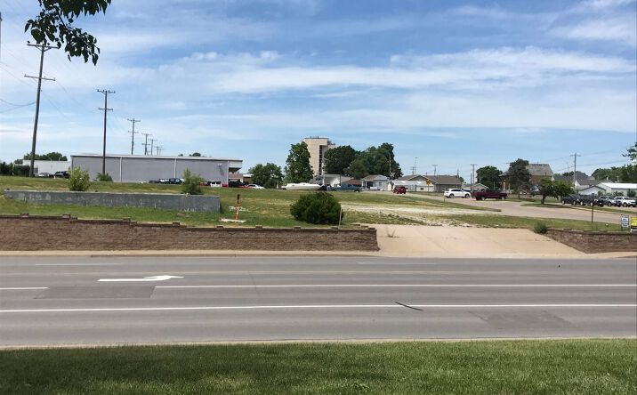 Pictures of Land property located at 101 N Ault St, Moberly, MO 65270 for sales - image #1
