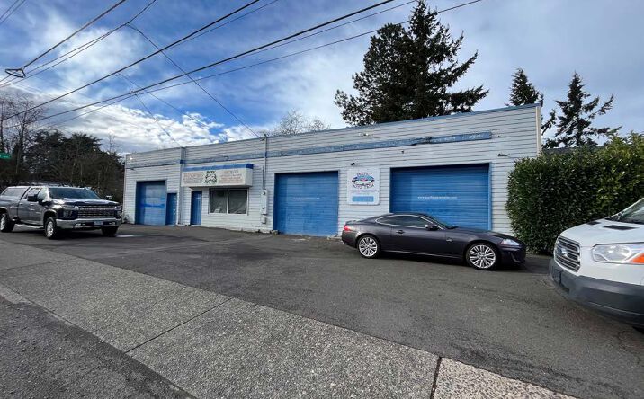 Pictures of Retail property located at 8431 & 8441 SE 45th Place, Portland, OR 97222 for sales - image #1