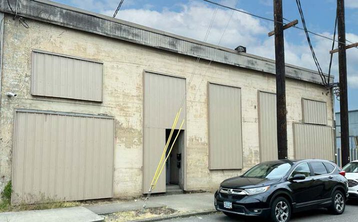 Pictures of Retail, Industrial property located at 2335 NW 29th Ave, Portland, OR 97210 for sales - image #1