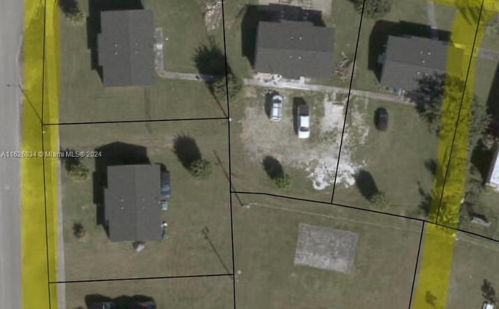 Pictures of Multifamily property located at 11440 Lincoln Blvd, Miami, FL 33176 for sales - image #1