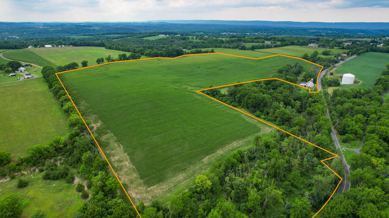 5549 Kesslersville Rd, Easton, PA 18040