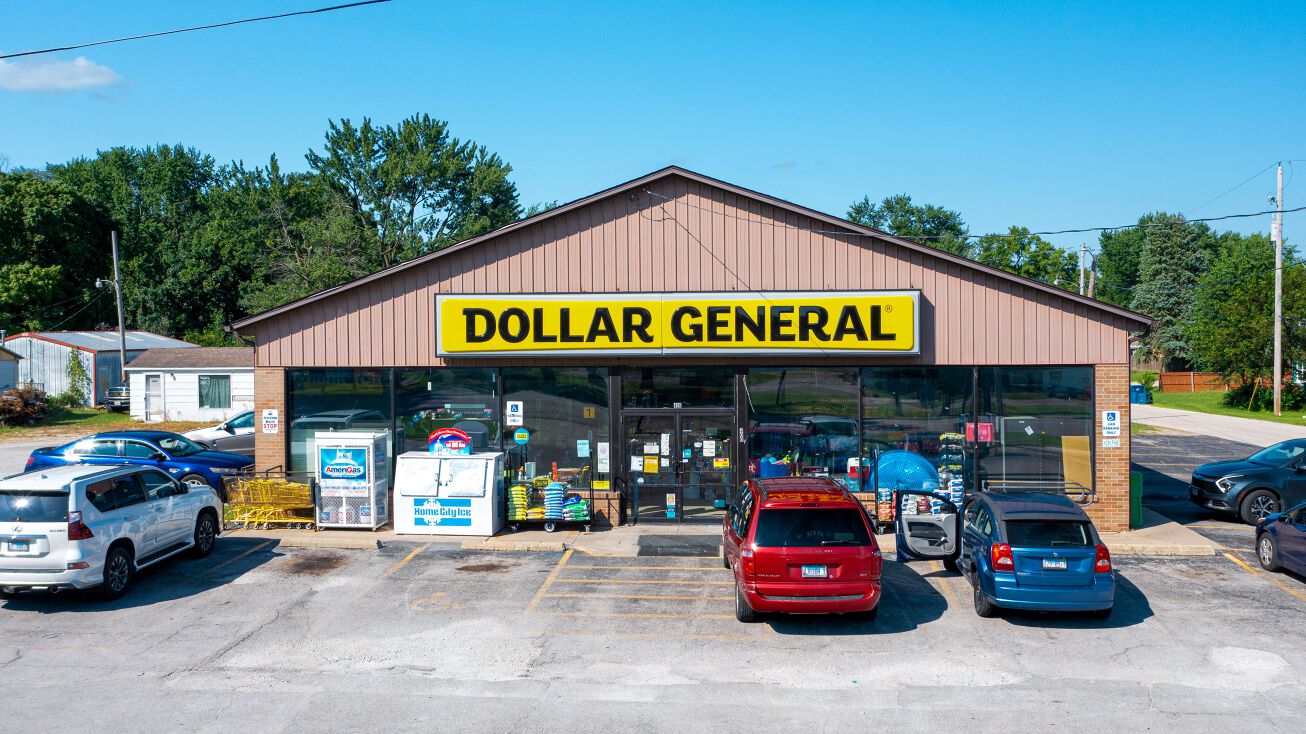 400 W Walnut St, Watseka, IL 60970