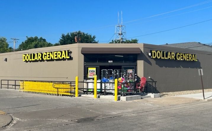 Pictures of Retail property located at 601 S Main, Carrollton, IL 62016 for sales - image #1