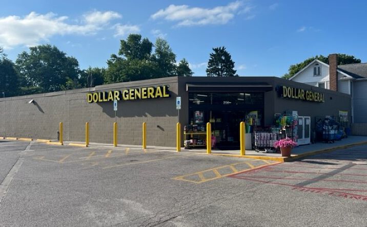 Pictures of Retail property located at 252 N Main St, White Hall, IL 62092 for sales - image #1