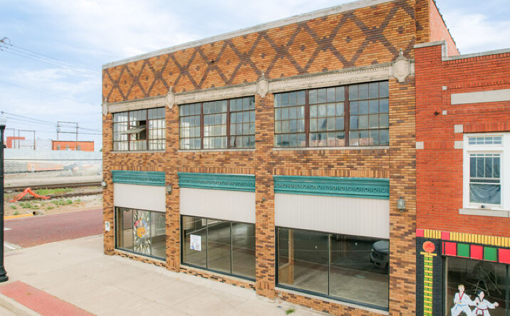 Pictures of Industrial, Mixed Use, Office, Retail property located at 200 W Grand Ave, Ponca City, OK 74601 for sales - image #1