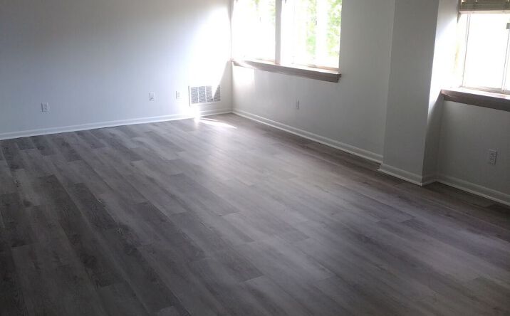 Pictures of Multifamily property located at 210 5th Ave, Elizabeth, PA 15037 for sales - image #1