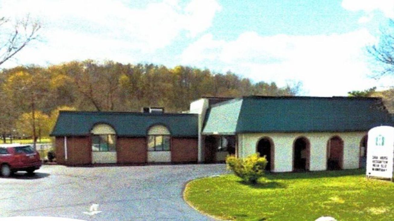 621 Country Club Drive, Newark, OH 43055