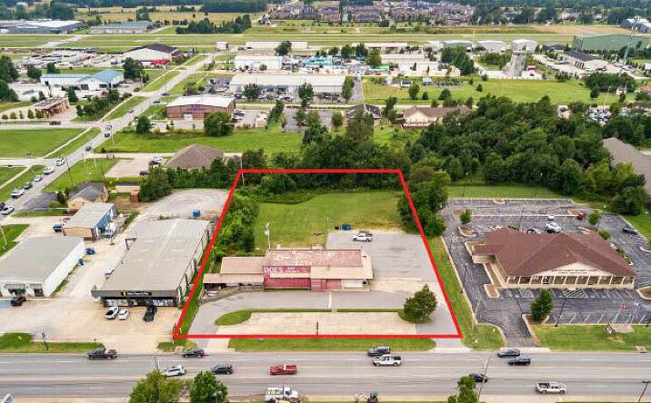 Pictures of Retail property located at 2806 S Walton Blvd, Bentonville, AR 72712 for sales - image #1