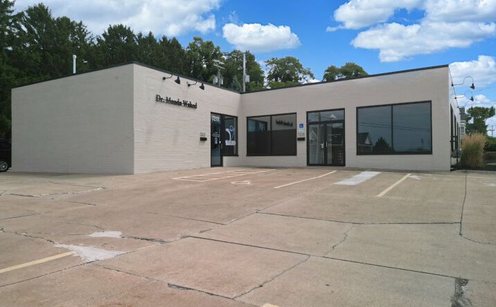 Pictures of Office property located at 7211 Center St, Mentor, OH 44060 for sales - image #1
