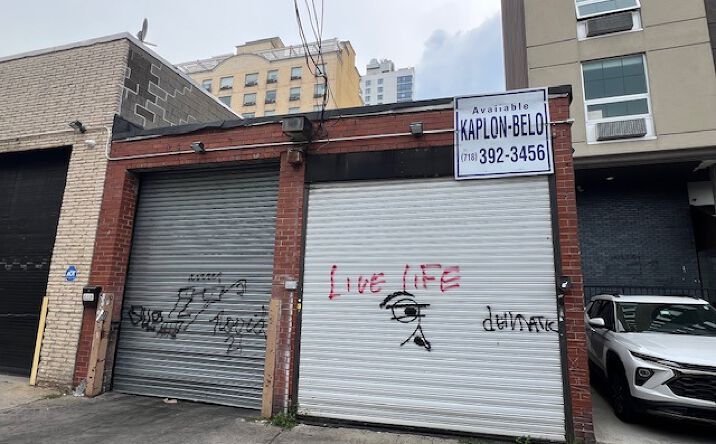 Pictures of Industrial property located at 3862 13th St, Queens, NY 11101 for sales - image #1