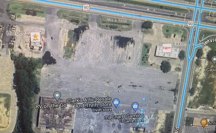 Pictures of Retail property located at 2325 US-90, Gautier, MS 39553 for sales - image #1
