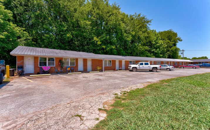 Pictures of Hospitality property located at 20370 W Lee Hwy, Philadelphia, TN 37846 for sales - image #1