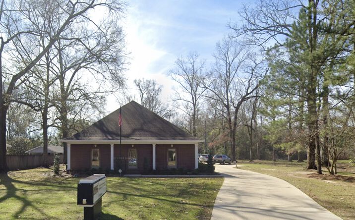 Pictures of Office property located at 710 Broad St, Columbia, MS 39429 for sales - image #1