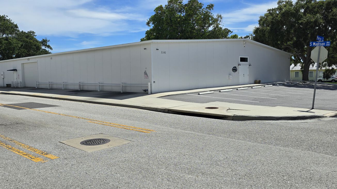 Pictures of Office, Industrial, Mixed Use, Self Storage property located at 1141 Pierce St, Clearwater, FL 33756 for sales - image #1