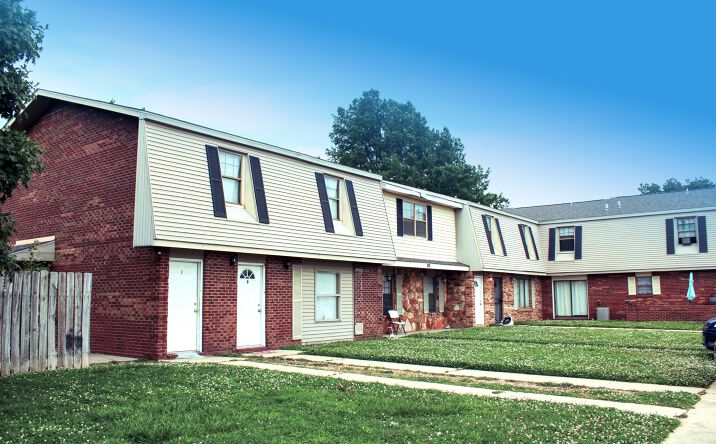 Pictures of Multifamily property located at 802 W Wakefield Ave, Sikeston, MO 63801 for sales - image #1