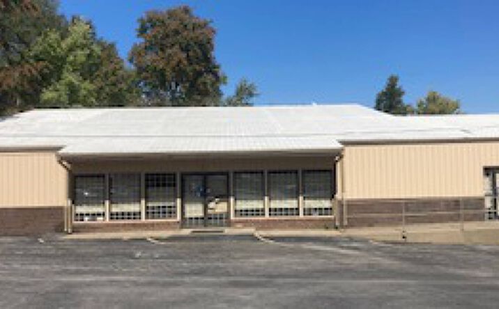 Pictures of Industrial, Retail, Special Purpose property located at 403 Henton St, Livermore, KY 42352 for sales - image #1