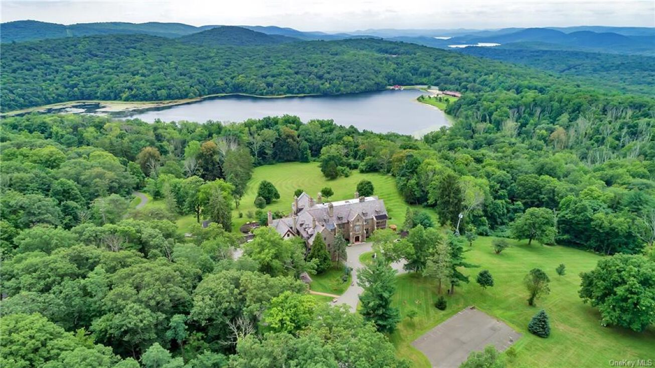 4 Sterlington Rd, Sloatsburg, NY 10974