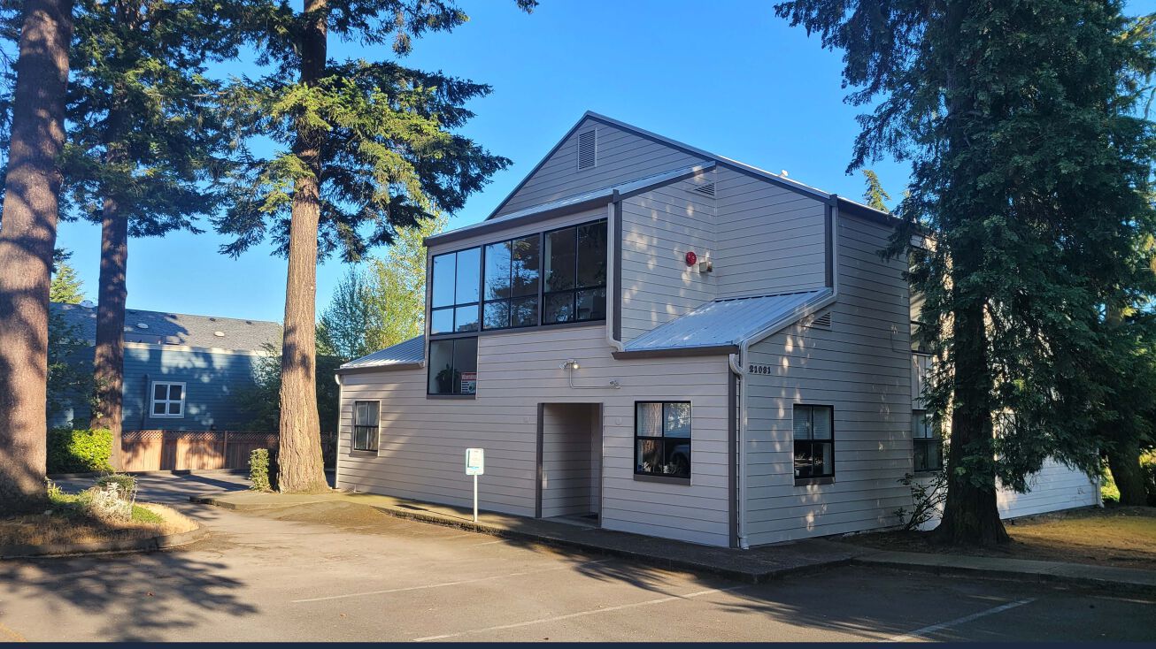 21031 67th Ave W, Lynnwood, WA 98036