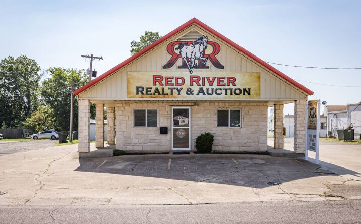 Pictures of Office property located at 112 N 9th Ave, Durant, OK 74701 for sales - image #1
