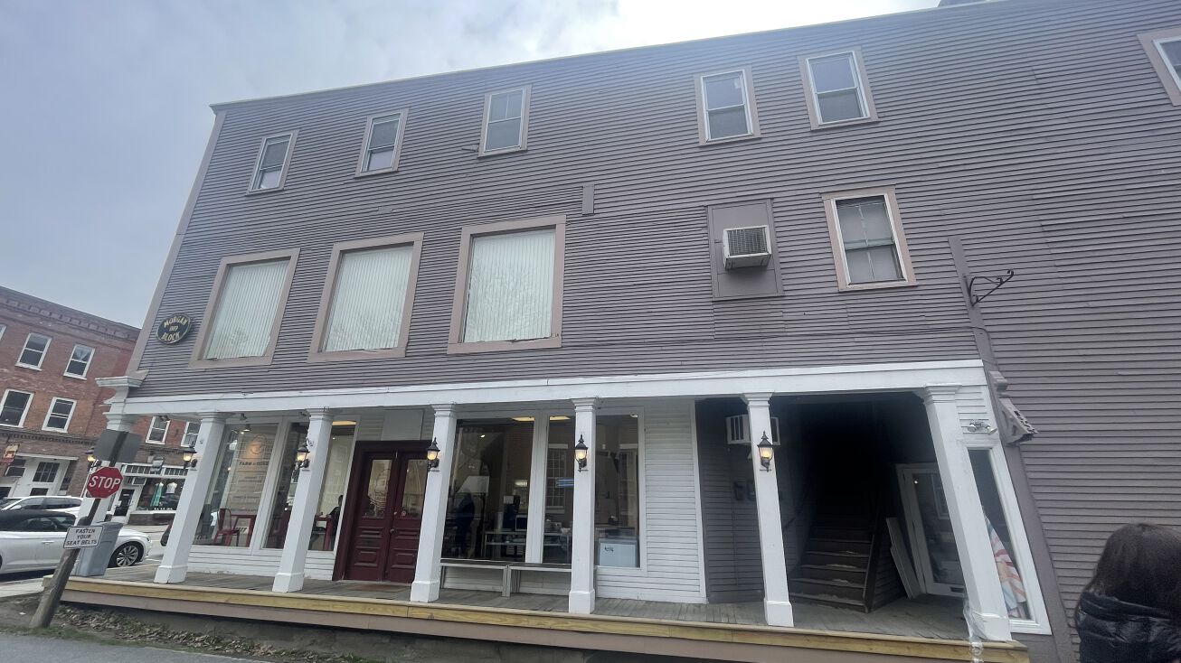 Pictures of Mixed Use, Multifamily, Office, Retail property located at 20 Central St, Woodstock, VT 05091 for sales - image #1