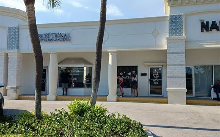 Pictures of Retail property located at 2800 N Federal Highway, Boca Raton, FL 33431 for sales - image #1