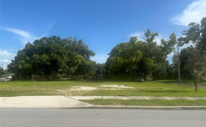Pictures of Land property located at 120 W Parker Street, Lakeland, FL 33815 for sales - image #1